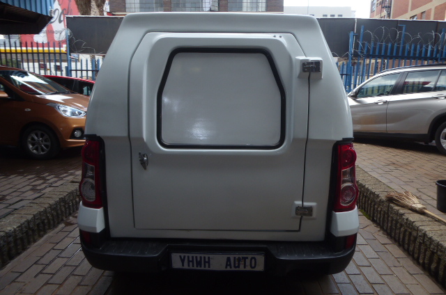 2010 #Nissan #NP200 1.6 #16v S #SingleCab #Bakkie With #Canopy Manual 90,000km Cloth Sea