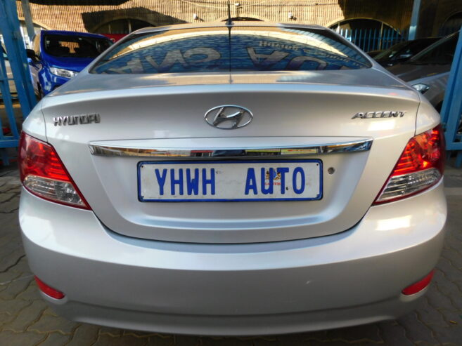 2012 Hyundai Accent 1.6 Sedan Auto Fluid 80,000km Automatic