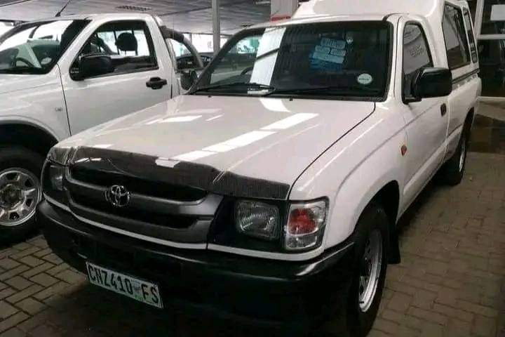 2004 Toyota Hilux 2.4D S/Cab For sale